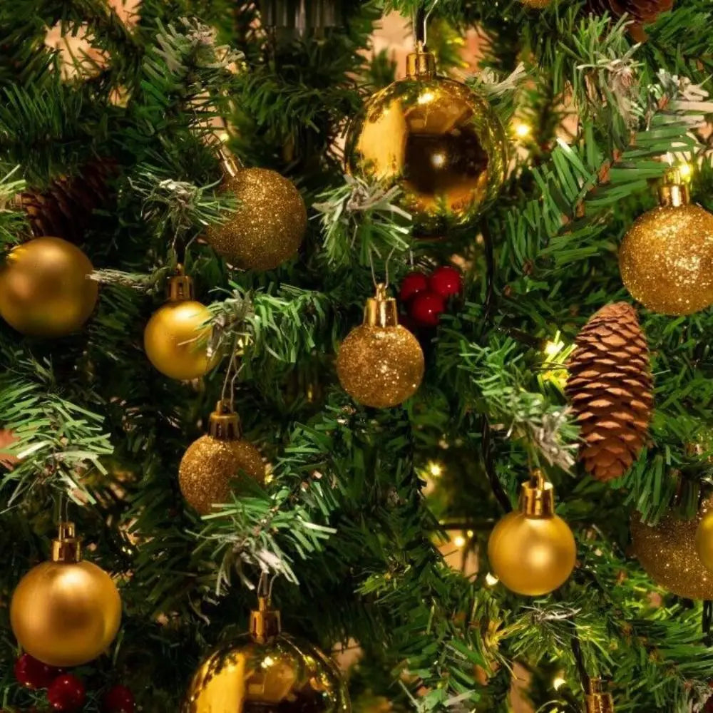 conjunto de 100 bolas de natal elegance na árvore - foto 2