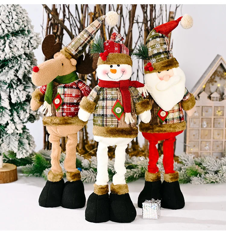 boneca de natal decorativa ao lado da árvore - foto 3