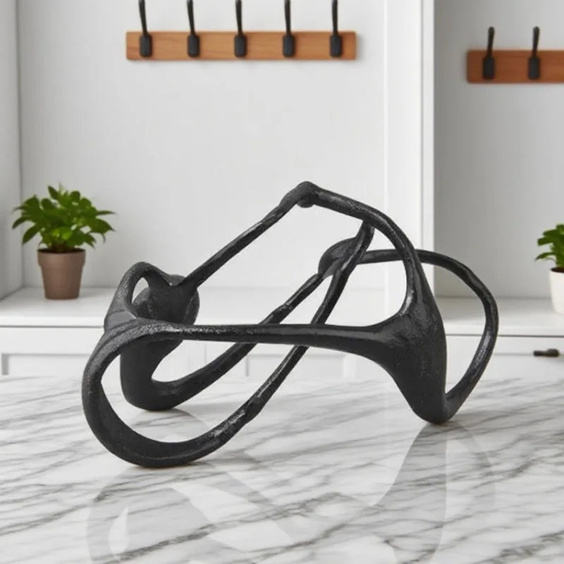 escultura nórdica moderna em resina preta e branca - foto 3