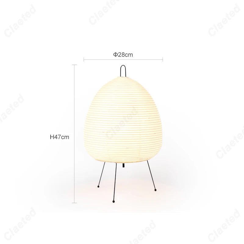 luminária de mesa japonesa de papel de arroz com tripé de madeira acesa - foto 3