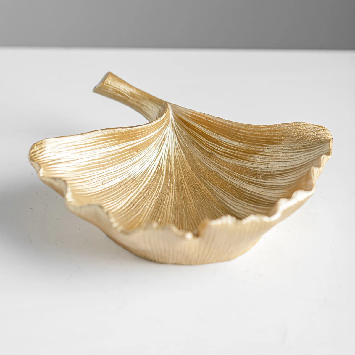 prato decorativo em formato de folha de ginkgo dourada - foto 4
