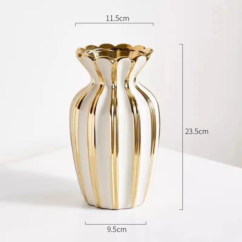 vaso de cerâmica branca com detalhes dourados - foto 5