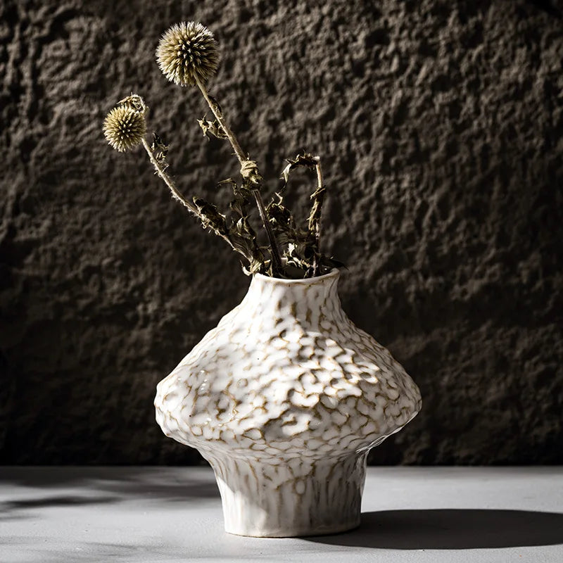 vaso de cerâmica texturizado nórdico com flores secas - foto 2