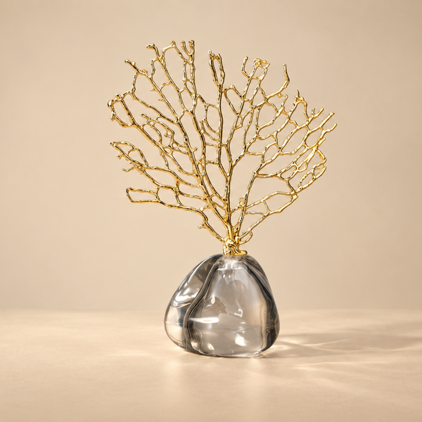 árvore de coral decorativa dourada com base de pedra