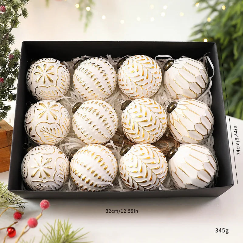 conjunto de bolas de natal decorativas na árvore - foto 11