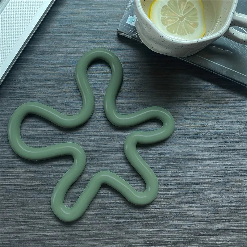 kit de 5 porta-copos de silicone irregulares empilhados - foto 7