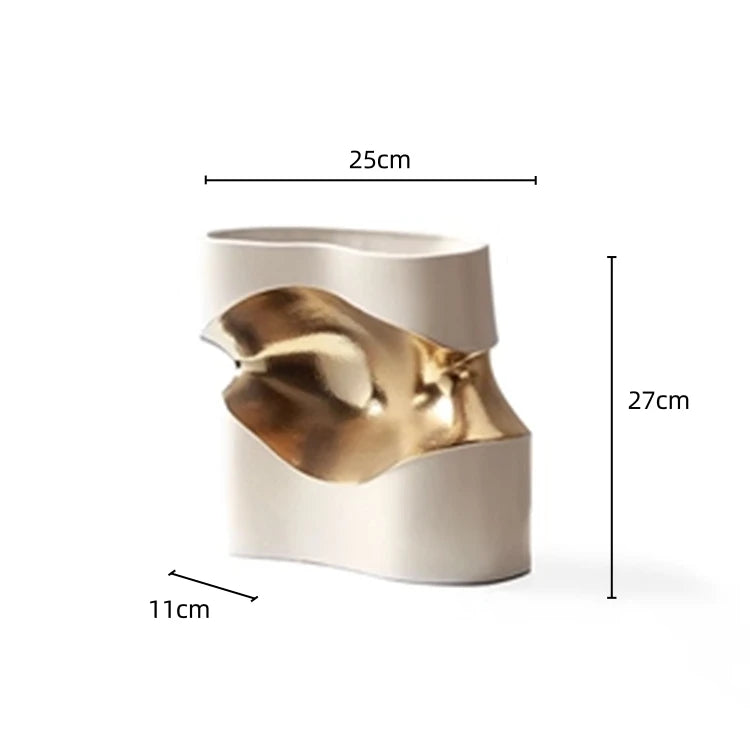 vaso de cerâmica de curva irregular com acabamento dourado - foto 10
