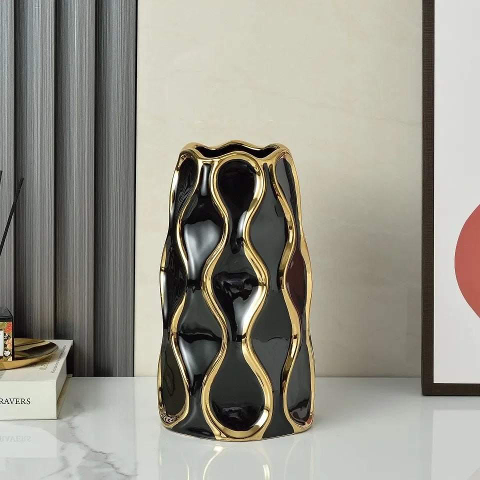 vaso de cerâmica com ornamentos dourados - foto 9