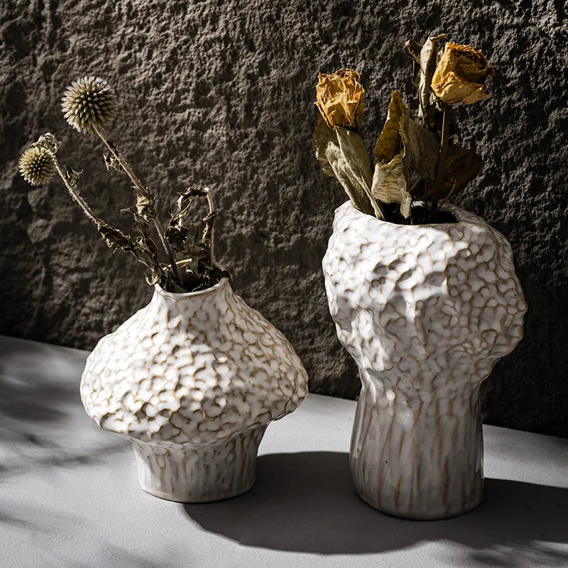 vaso de cerâmica texturizado nórdico com flores secas - foto 4